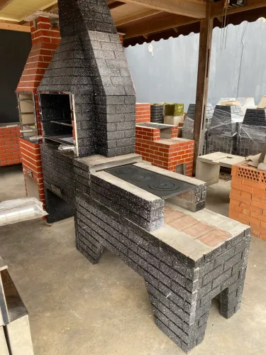Duplo (churrasqueira e fogão) pré moldado de concreto tijolinho black