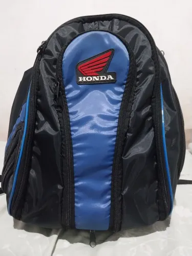 Mochila azul com preta