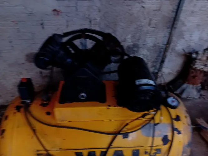 Vendo compressor seme novo 