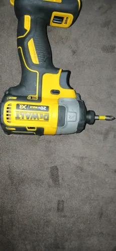 Dewalt parafusadeira dcf877