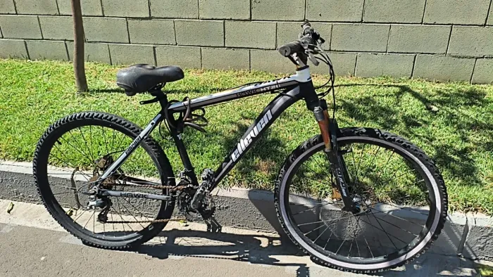 Bicicleta elleven modelo hawk ht26 aro 24