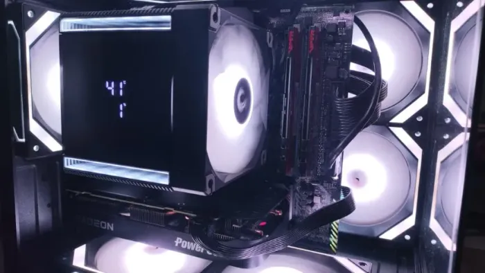PC gamer Ryzen 5 5600x + RX 9060 XT + 64gb de RAM