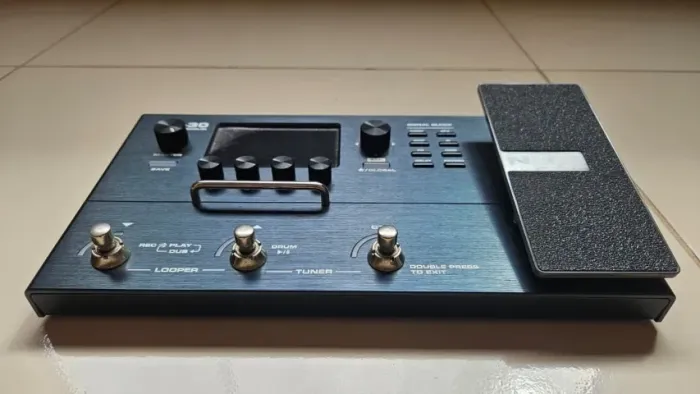 PEDALEIRA DE GUITARRA NUX MG-30 com Impulse Response
