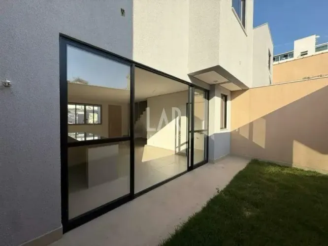 Casa Geminada à venda, 3 quartos, 1 suíte, 4 vagas, Vila Clóris - Belo Horizonte/MG