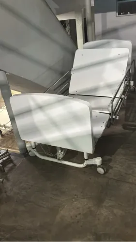 Cama hospitalar motorizada