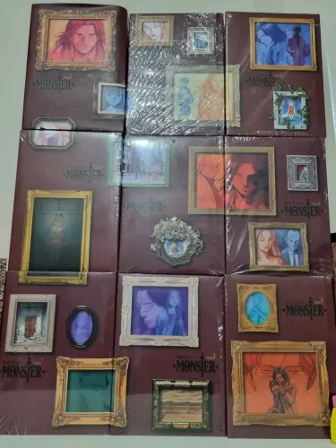 Coleção completa (1-9) Monster Panini Luxo