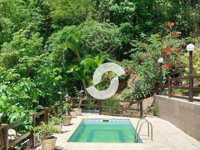 Casa com 4 dormitórios à venda, 232 m² por R$ 1.400.000,00 - Pendotiba - Niterói/RJ