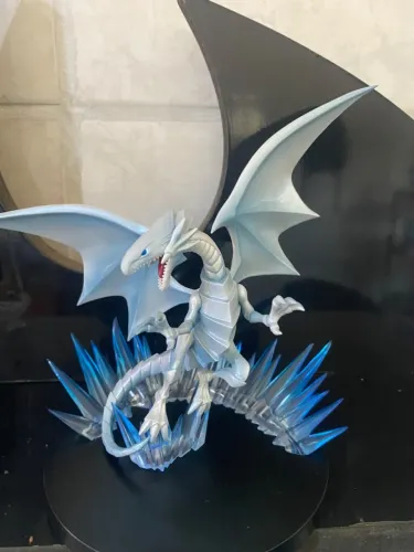 Action Figure Dragão Branco de Olhos Azuis - Yu-Gi-Oh!