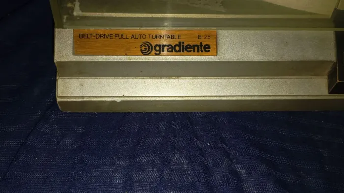 Vendo toca Discos Gradiente B25