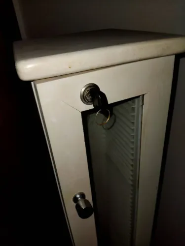 Móvel vertical  multiuso 