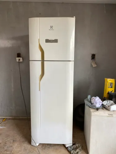 Vendo geladeira Electrolux frosfree 