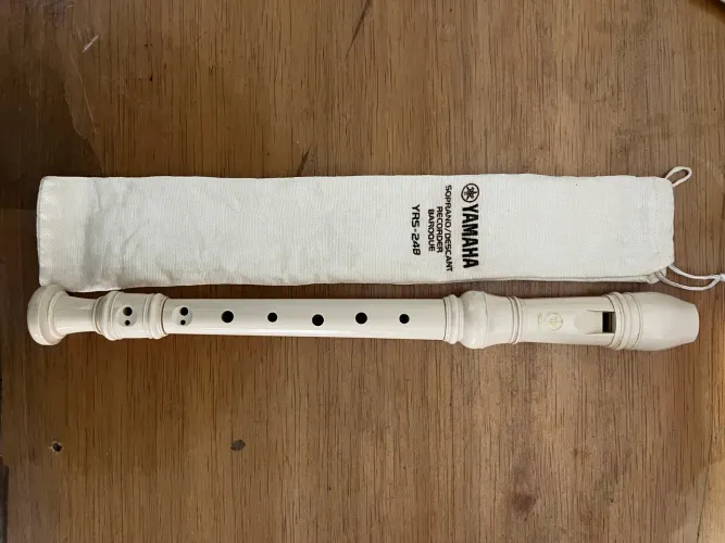 Flauta Yamaha YRS-24B
