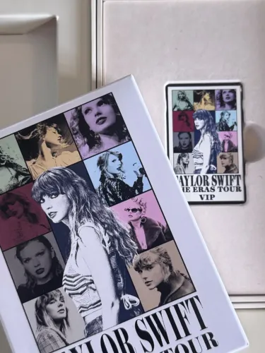 Broche/Bottom oficial Taylor Swift merchandising The Eras Tour