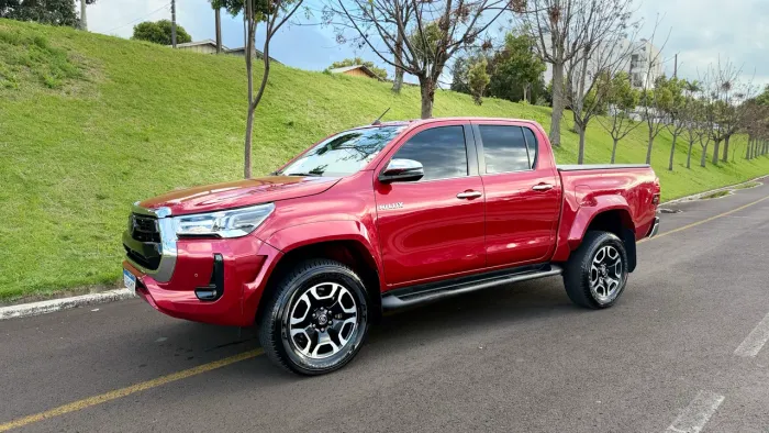 Toyota Hilux CD SRX Plus 4X4 2.8 TDI Die. Aut. 2024