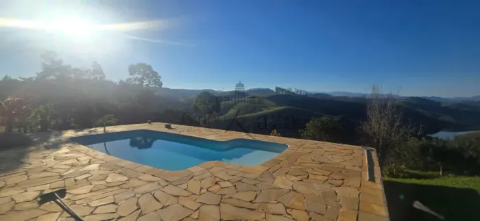 Chácara mobiliada em Condomínio - Vila São Geraldo - 4 Dormitórios - 300m²