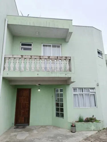 AMPLO SOBRADO individual, 3 Quartos com 107m2 em Condomínio Privativo, próx. Tubo INTER II