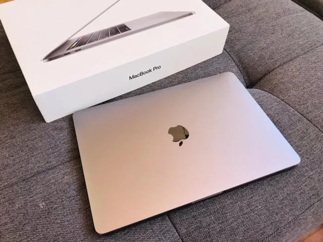 Macbook Pro 15 i9 32GB 1TB Pro Vega - Linha Profissional da Apple