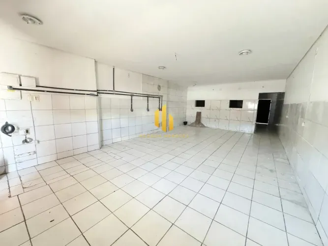 Loja na Caxangá com 125m Espaço para Cozinha e 2 Banheiros