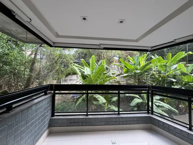 BS IMOBILIÁRIA VENDE Apartamento na Rua Tiradentes, no Ingá