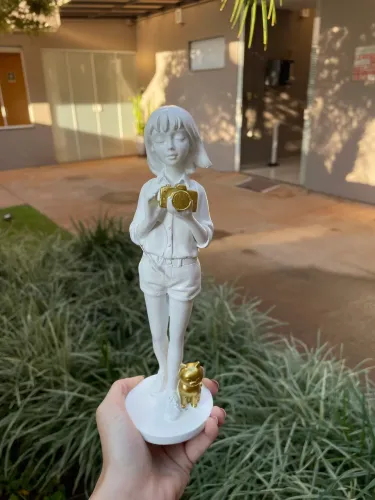 Escultura Decorativa - Menina e Gato