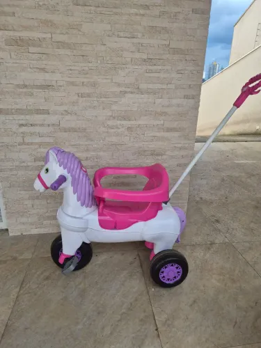 Triciclo infantil cavalinho 