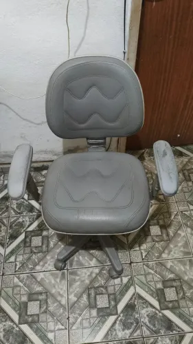 Cadeira de escritório couro