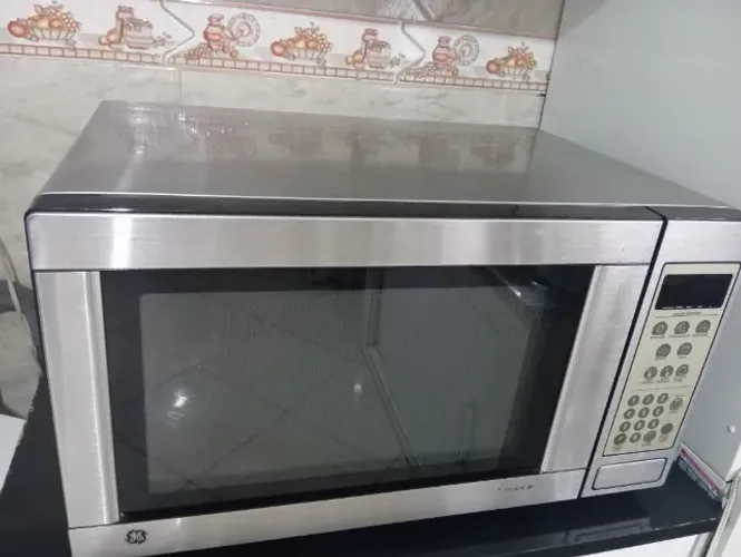 Vendo microondas com defeito não está ligando.