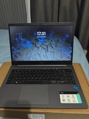 ? Notebook Samsung Book Core i5 (11ª Geração) - 512GB SSD / 8GB RAM