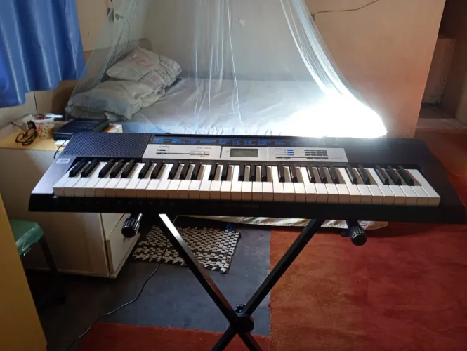 Teclado Yamaha 60 teclas 