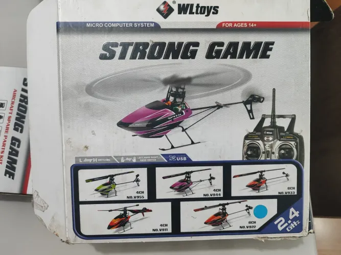 Helicóptero RC WLtoys V922 6 Canais 2.4GHz + Controle (para conserto ou peças)