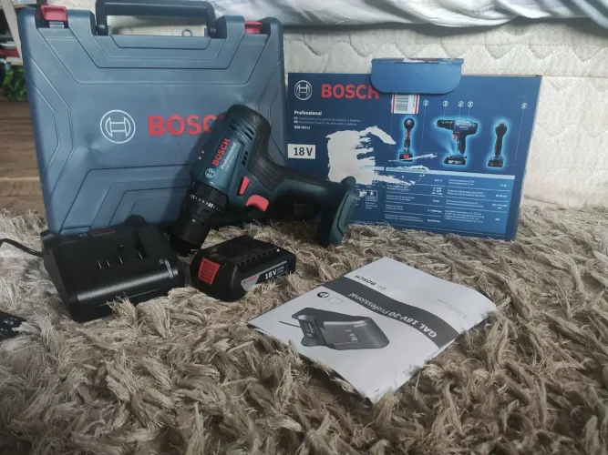 Parafusadeira Bosch 18v (NOVA)