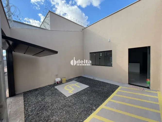 Casa residencial com 2 quartos sendo 1 suíte, disponível para locação no bairro Laranjeira