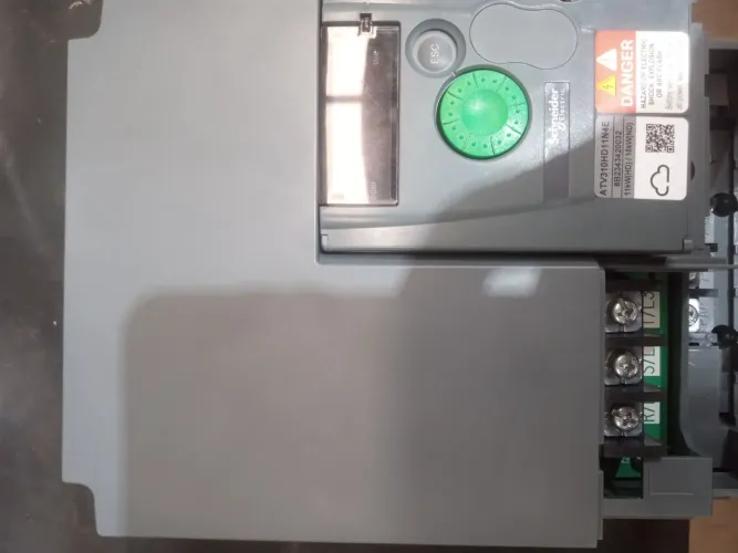 Inversor de Frequência Schneider Electric Altivar ATV310HD11N4E - 11 kW (HD) / 15 kW (ND)