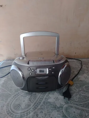Rádio toca CD AM FM