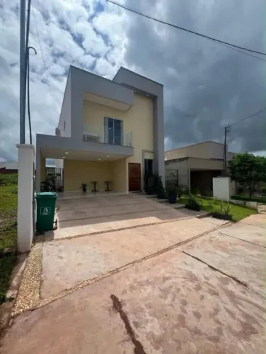 Casa dúplex em condomínio no Aldebaran Leste com 5 suítes financia