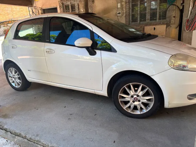 Fiat Punto Essence 1.6 Flex 16V 5P 2012
