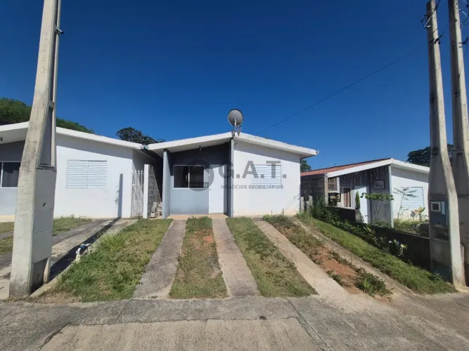Casa em Condomínio para Locação em Sorocaba-SP: 2 Quartos, 1 Sala, 1 Banheiro, 2 Vagas de