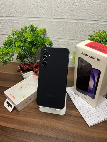 Samsung Galaxy A54 5G 128GB de memória possui caixa nota e carregador