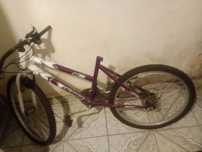 Bicicleta avariada 