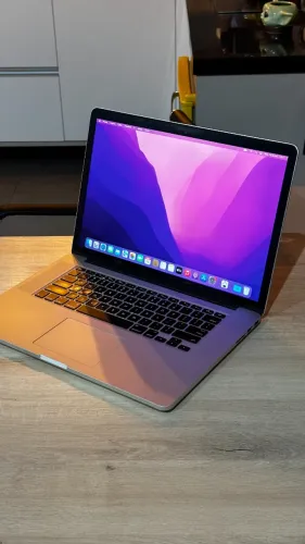 MacBook Pro 2015 | 16GB Ram | Intel Core i7 | 256GB SSD | 15.4 Pol - Com Garantia!