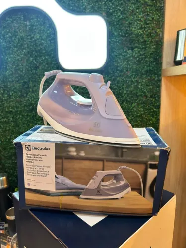 Ferro de Passar a Vapor e a Seco Electrolux
