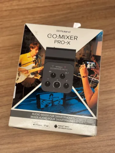 Roland Go mixer pro na caixa com acessórios
