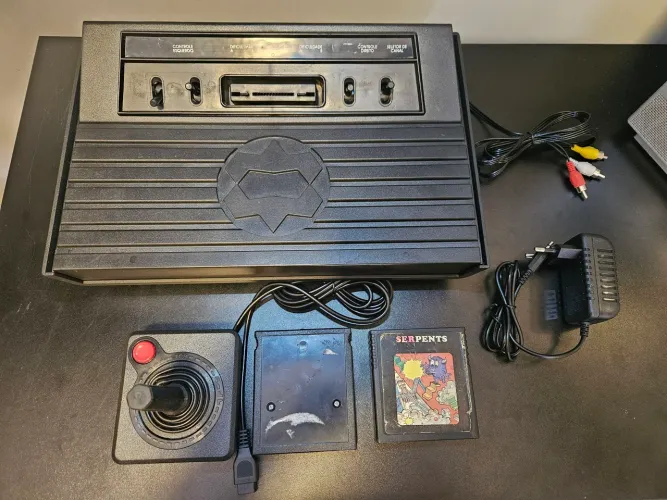 Dactar (Atari 2600) com mod AV e jogos