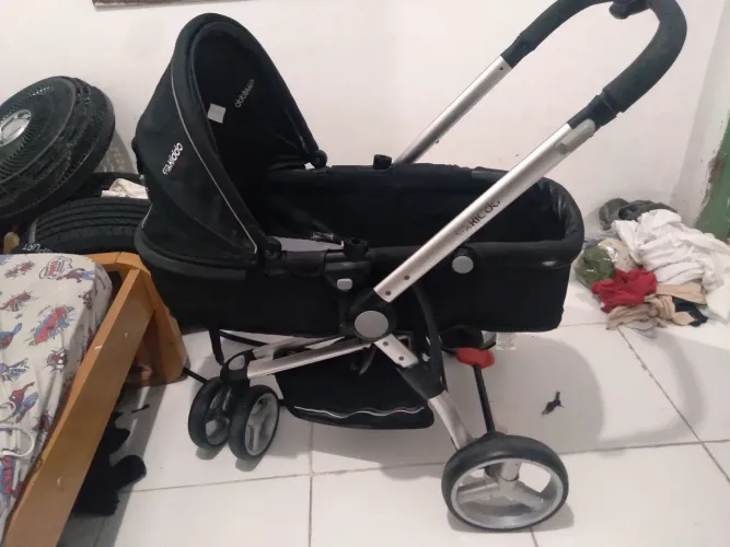 Carrinho de bebê kiddo