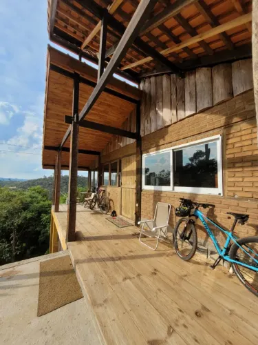 Casa rústica c/ lareira, vista panorâmica, água abundante e cristalina Serra Mantiqueira