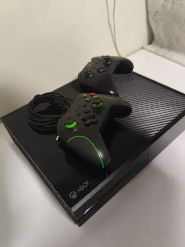 Xbox one 500gb 15 jogos 2 controle