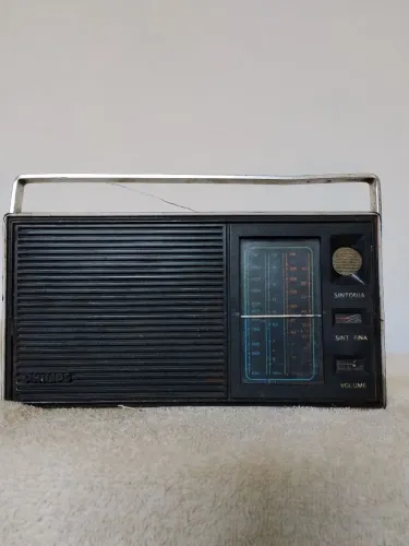 Rádio portátil Philips antigo
