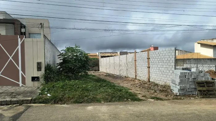 Terreno no asfalto à venda no Jardim Candeias, Bairro Candeias em Vitória da Conquista