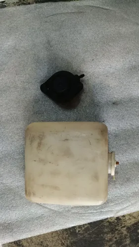 RESERVATÓRIO DE ÁGUA+BOMBINHA DE JOGAR ÁGUA NO PARABRISA DO FUSCA BRASÍLIA VARIANT  KOMBI