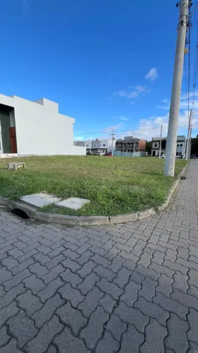 Ótimo terreno de esquina em Condomínio fechado - Cond. Ilha Verde